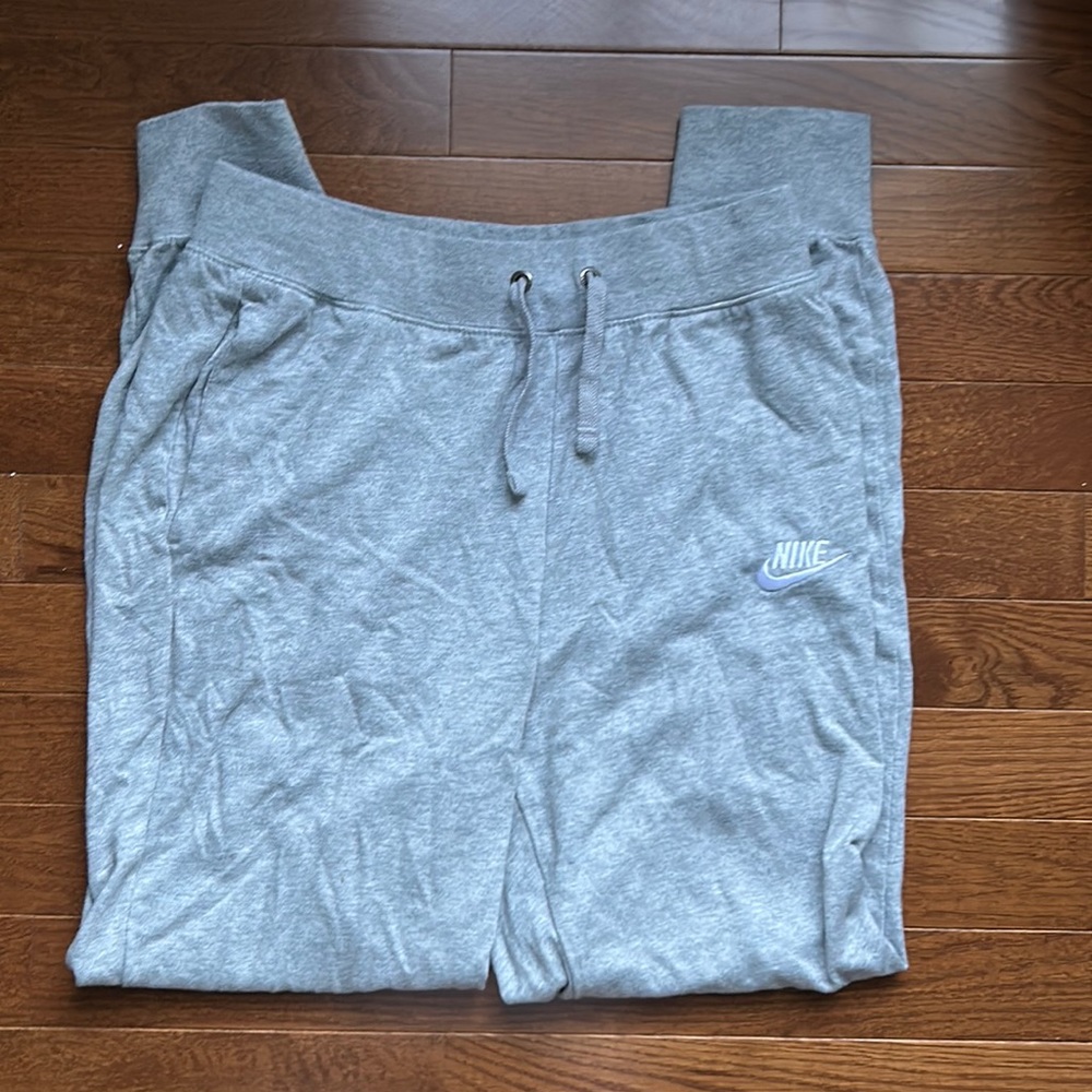 Women’s Nike sweatpants